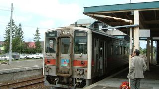 釧網本線の静かな無人駅です