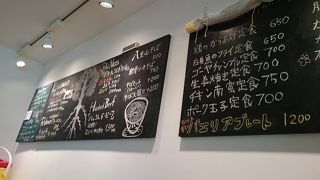 おしゃれカフェのような空港食堂！