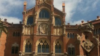 モデルニスモ建築の大きな病院