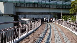 掘川に架かるフランス橋