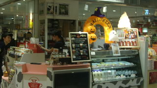 サンドイッチ型のワッフルが人気です