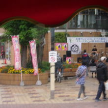 ライブイベント開催中の１F南側付近の様子