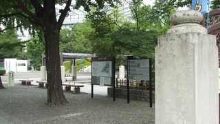 慰霊堂の隣りの公園から入ると復興記念館