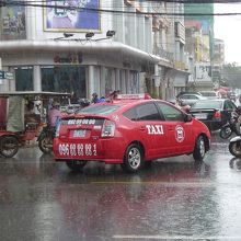 プノンペンではメータータクシーはまだまだ少ないですね。