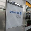 オヘア空港のUnited Clubで乗り継ぎ待ち