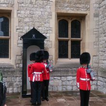 規模は小さいですが至近距離から見れます