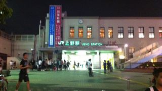 眠れない街　上野って感じ