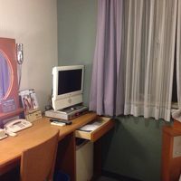 テーブルとテレビ