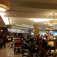 レストランに朝食に行きました