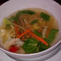 この日はビーフンじゃなく卵麺があったんで、作ってもらいました