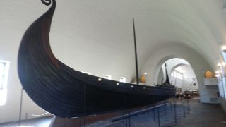 おおきなバイキング時代の船の展示