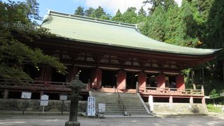西塔の中心となる建物