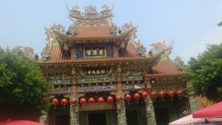 屋根の装飾が見事