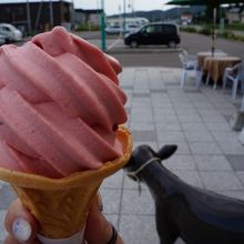 足寄産イチゴのソフトクリーム