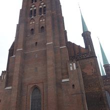 世界最大級のレンガ造りの教会