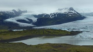 ヨークルスアゥルロゥン氷河湖の西隣にあるもう一つの氷河湖