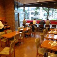 朝食会場の食堂