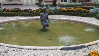 ミラべル庭園の西側