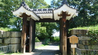 天守閣や本丸御殿へ行く東の門です！