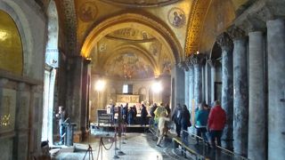 何と寺院の中まで浸水とは！