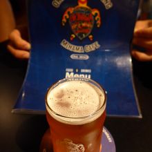 グラスもコースターもメニューも可愛いウミガメ模様