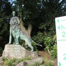 カール・ハーゲンベック氏の銅像