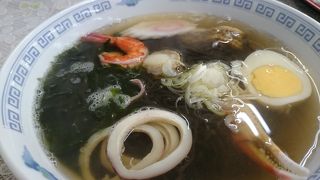 食事、買い物ができます