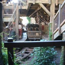 この辺りから30分待った　蜂が来て怖かった　さすがロスリバ