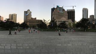 以外に人が少ない