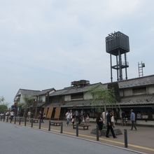 裏口から忍んで・・・