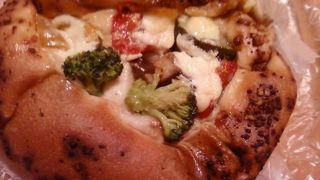 広くてとても利用しやすいパン屋さんです。