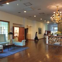 落ち着いたウッディなフロアがシック