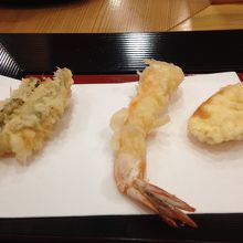 さくさくの衣。ぷりっぷりのえびが美味しい♪