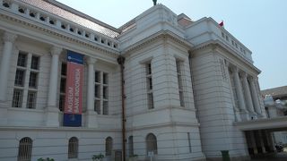 金の延べ棒は見応えがあります。