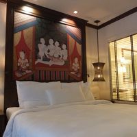 窓の向こうはバスルーム