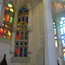 ステンドグラスも見事