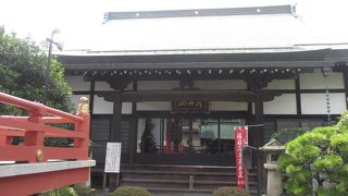 呑川を渡って少し進んだ左手にあります