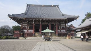 毎年夏の終わりに、Slow Liveというライブの会場になります