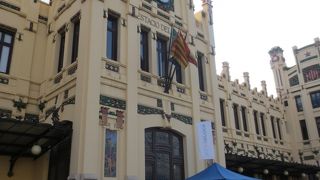 時計台があるかわいらしい駅