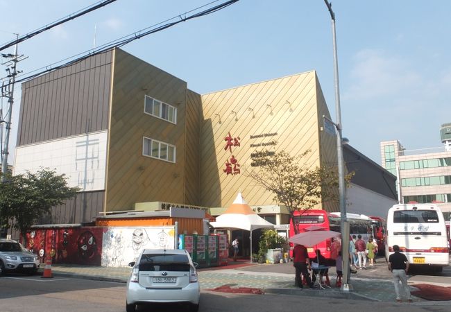 中国人が大型バスで何組も来ますが、日本人はあまり行かないみたい・・・