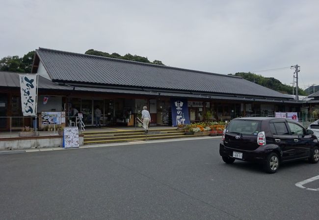 県道下松田布施線沿いの人気のお店　里の厨