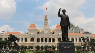 あれ？ホーチミン像が変わった？