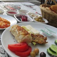 食べきれないほどの朝食！