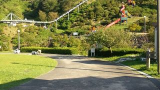 すっごく長い滑り台！！