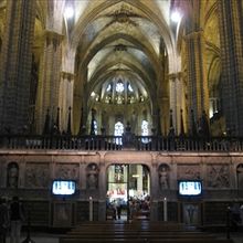 大聖堂の名に恥じない内部