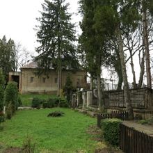 教会のすぐ裏手の道。このあたりからの景色が良い。