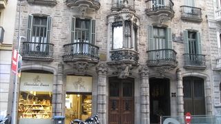 ガウディ作品にしてはおとなしい