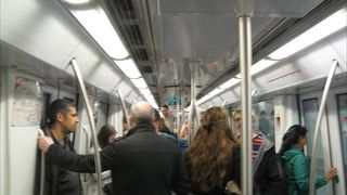 乗り継ぎは遠いが利用しやすい