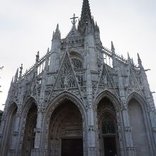 サン マクルー教会・正面