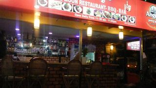 ここでも生ビールが1杯０，５＄だった